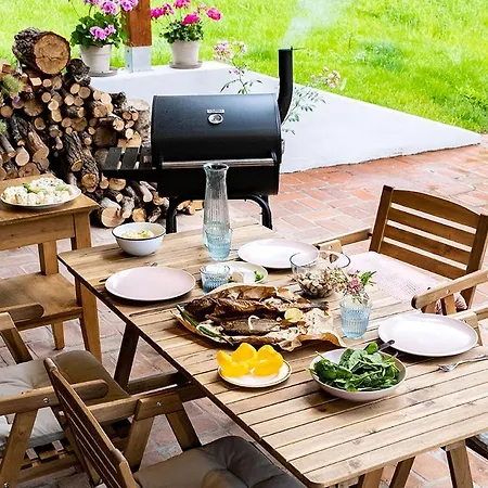 W Lipowie - Dom Rozowy